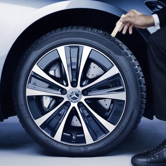 500921_MBAS_24001_TMX_SPRING_SEASONAL_TYRES_CAMPAIGN__Carousel_SpringCheck__1080x1080px_CZ_2