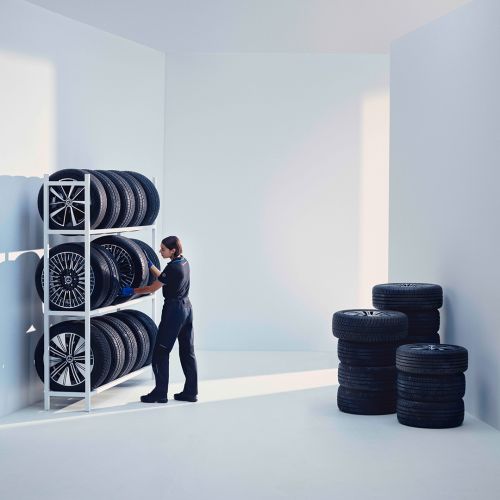 501623_MBAS_2506_TMX_AUTUMN_SEASONAL_OAB_Carousel_1080x1080px-2 501623_MBAS_2506_TMX_AUTUMN_SEASONAL_OAB_Carousel_1080x1080px-2